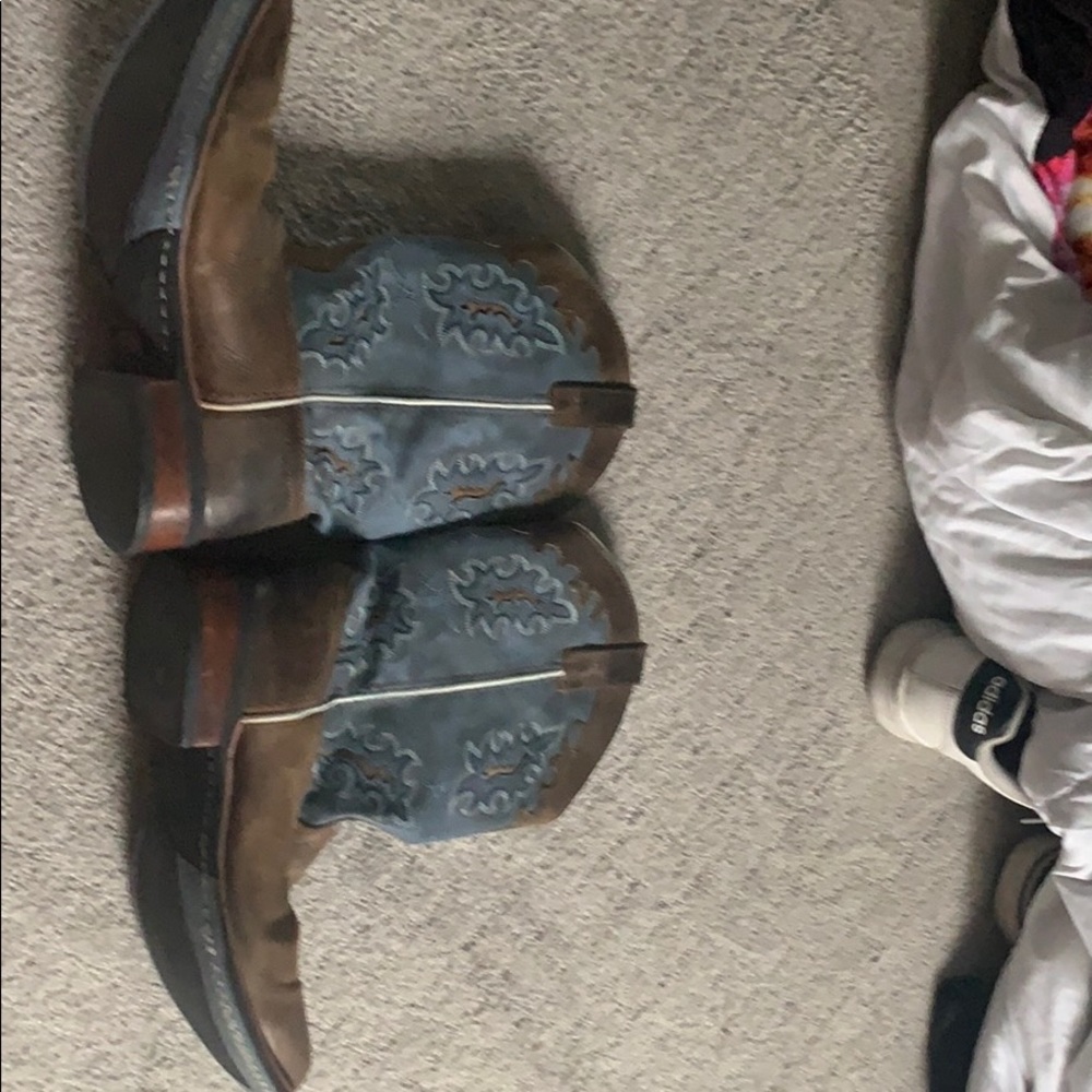 Woman’s Size 9 Laredo Cowgirl Boots